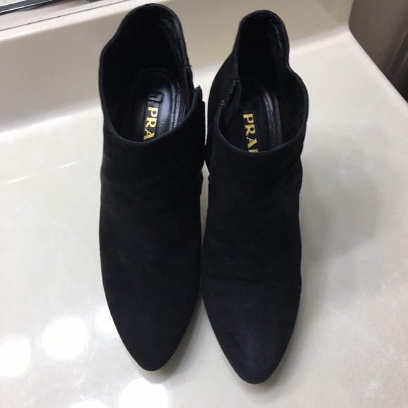 Prada, suede ankle booties. Made in Italy. - Picture 6 of 6